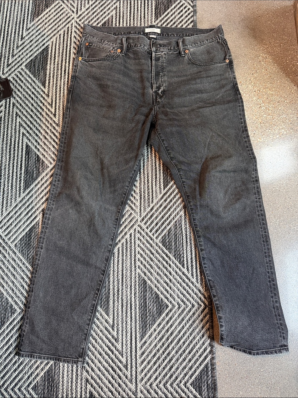Classic Men's Slim Straight Jeans in Charcoal Black